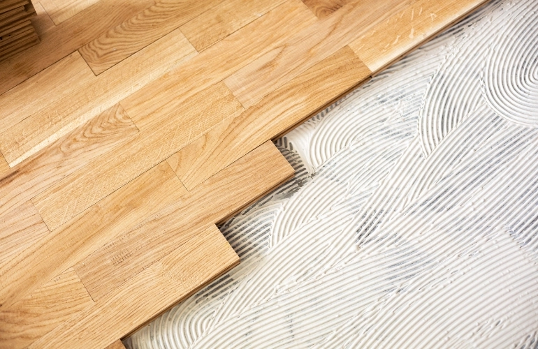 układanie podłogi z drewna